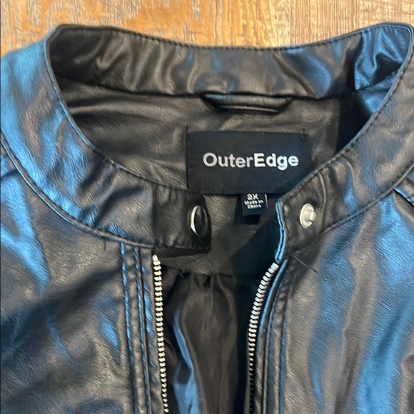 Cutter & Buck Black Quilted Jacket - Picture 4 of 9